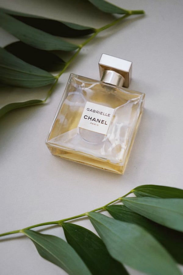 Preview Gabrielle Essence Eau De Parfum A floral, solar and voluptuous
        interpretation composed by Olivier Polge, Perfumer-Creator for the House
        of CHANEL.