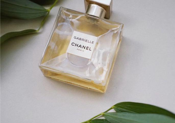 Preview Gabrielle Essence Eau De Parfum A floral, solar and voluptuous
        interpretation composed by Olivier Polge, Perfumer-Creator for the House
        of CHANEL.